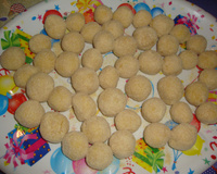 Bolinha de milho com queijo