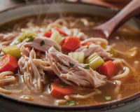 O ingrediente barato que muita gente joga fora, mas que o TudoGostoso recomenda colocar na sopa