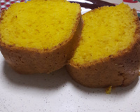 Bolo de cenoura com laranja inteira
