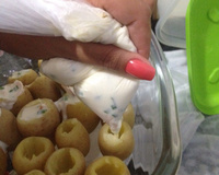 Petisco de batatinha recheada com requeijão