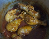 Frango com molho vermelho