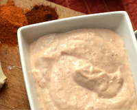 Baconese: você nunca mais vai querer saber de outro molho depois de provar essa receita viciante!