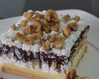 Torta gelada com nozes para o Natal