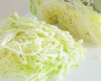 Nem alface, nem cenoura: vegetal que promete ser o queridinho de 2026 é versátil e traz textura e nutrientes para o prato