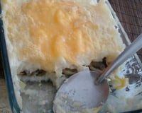 Escondidinho de mandioca com carne seca