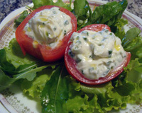 Tomates recheados com creme de ricota temperado