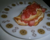 Panquecas com creme de confeiteiro e morangos