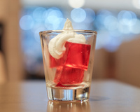 Jelly shot: drinque de gelatina para colorir a sua virada de ano
