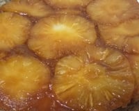 Bolo de abacaxi em calda