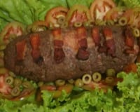Rocambole de carne moída com bacon