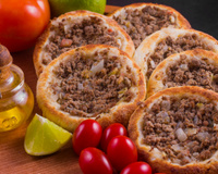 Esfirra aberta: aprenda como fazer a massa e 2 recheios deliciosos