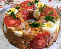 Cuscuz de atum com molho de tomate tradicional