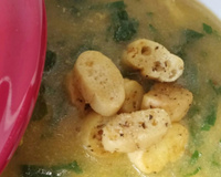 Caldo de fubá com couve e linguiça toscana