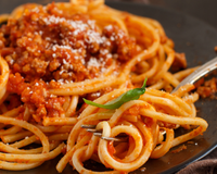 Você só precisa de uma panela para fazer esse almoço completo: macarronada perfeita para o final de semana