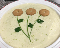 Bolo com mousse de limão