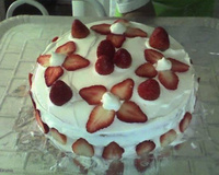 Bolo de morango e marshmallow