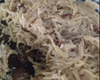 Macarronada ao molho branco com bacon e calabresa