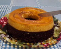 Bolo de chocolate com pudim: receita completa