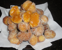 Bolinho de chuva com doce de leite