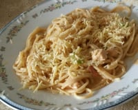 Macarrão com estrogonofe de frango rápido e fácil