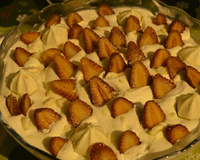 Merengue de Morango com Suspiro