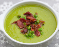 Sopa de ervilha com linguiça e bacon é a receita perfeita para te aquecer nesse frio!