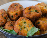 Almôndegas crocantes de abobrinha que até crianças que odeiam verduras não conseguem resistir