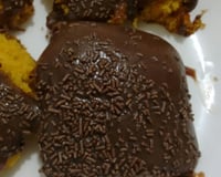 Bolo de cenoura com cobertura de brigadeiro