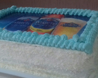 Bolo alegre de aniversário