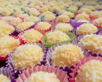 Brigadeiro de quindim: confira a receita deliciosa