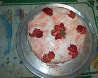 Bolo de morango e marshmallow