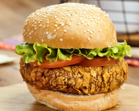 Hambúrguer de doritos com queijo 