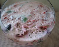 Gelatina colorida com guaraná