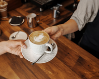 4 cafeterias em Curitiba para quem ama ambientes charmosos, cafés artesanais e boas sobremesas