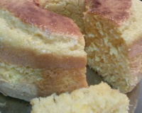 Bolo de milho sem açúcar com leite condensado
