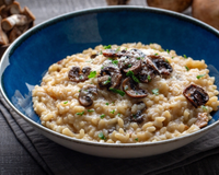 Suja só uma panela! Risoto de cogumelos é o almoço completo de domingo que fica pronto em tempo recorde