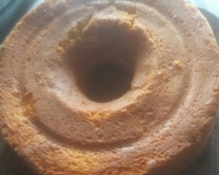 Bolo de cenoura com calda de chocolate