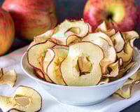 Chips de maçã crocante: opção saudável e prática para o seu lanche no trabalho ou faculdade