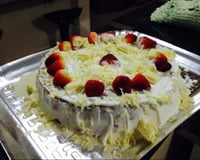 Bolo de leite ninho com chocolate branco