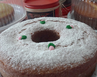 Bolo de fubá com raspas de limão siciliano