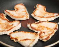 12 erros que você faz na hora de grelhar peito de frango que deixam seco e esturricado
