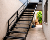 Casa pequena? Um serralheiro de Resende encontrou uma solução inteligente com uma escada retrátil e está chamando atenção pela simplicidade e eficiência