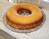 Bolo pudim de fubá simples e delicioso