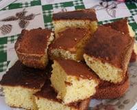 Bolo de fubá com coco