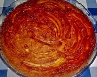 Bolo invertido de banana caramelada de liquidificador