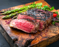 Dry aged: conheça a carne que amadurece por dias até ganhar sabor salgado e doce ao mesmo tempo