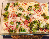 Macarrão com brócolis e creme branco