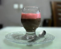 Creme sensação morango com chocolate