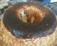 Sorvete de creme com cobertura de chocolate