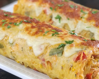 Com apenas 3 ovos e batatas raladas você faz a base de um salgado delicioso para o lanche da tarde